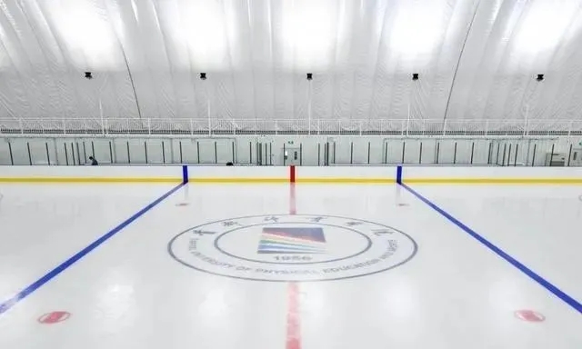 The modular assembly type direct cooling ice rink was born