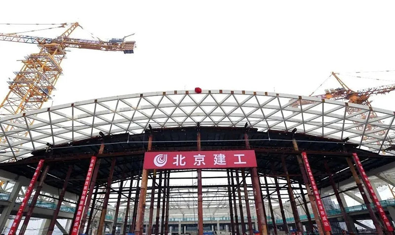 The second phase of the Congress reticulated shell began to slide installation, 108 meters can be opened and closed roof