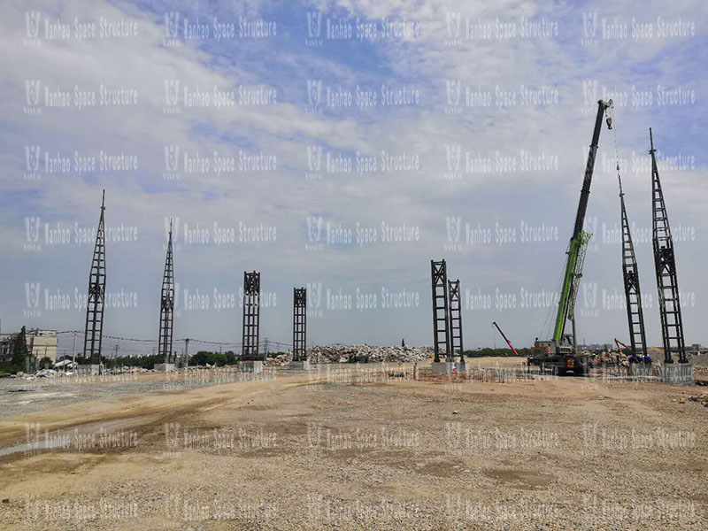 Shaoxing West Expressway toll station ceiling project steel structure installation