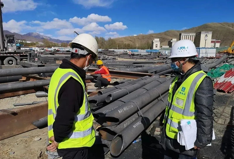 Lhasa Gonggar Airport 10,000-ton steel structure topped