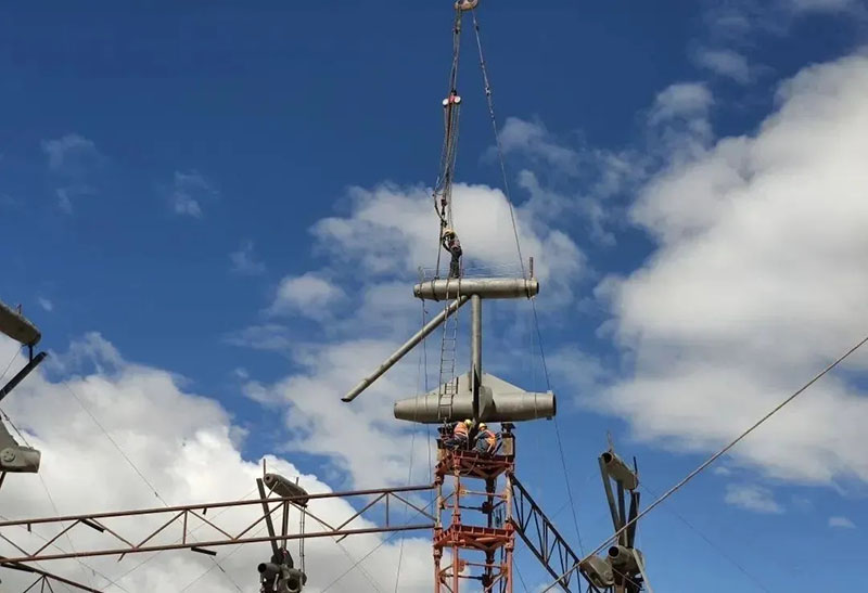 Lhasa Gonggar Airport 10,000-ton steel structure topped