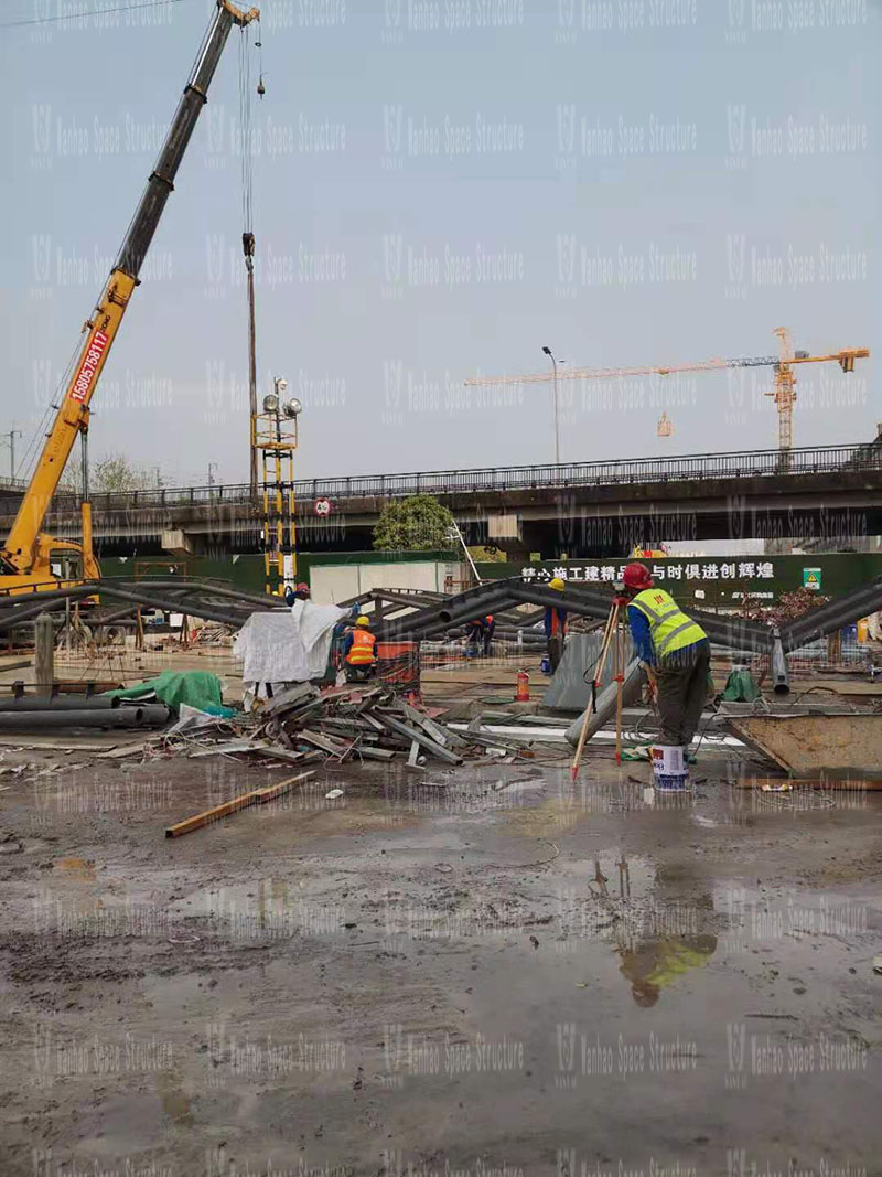 Shaoxing International Convention and Exhibition Center Phase I District B Conference Center PTFE facade mesh membrane engineering steel components are hoisting