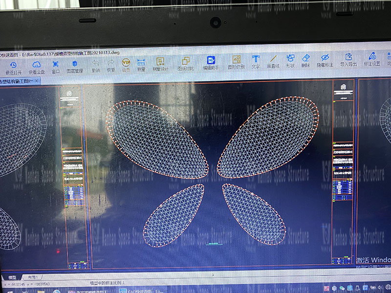 The large butterfly landscape membrane structure project in front of the Zhangjiagang high-speed railway station enters the second stage of the secondary struct