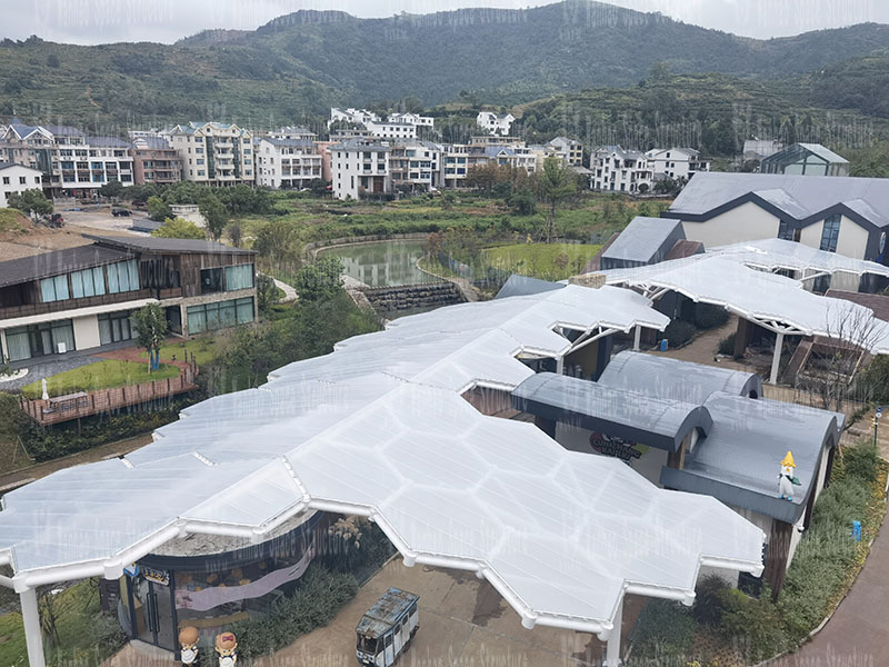 The ETFE canopy and PTFE landscape umbrella structure project of Yueqing Tieding Slide Park was completed