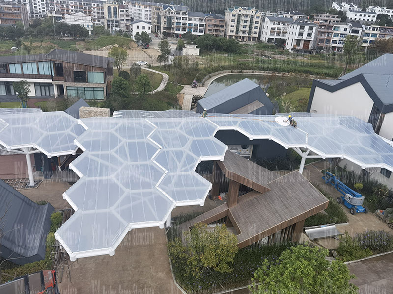 The ETFE canopy and PTFE landscape umbrella structure project of Yueqing Tieding Slide Park was completed