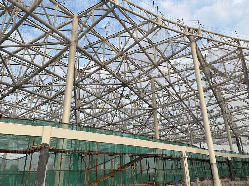 The membrane structure project of the Hangzhou Asian Games baseball (soft) ball sports and cultural center is under construction