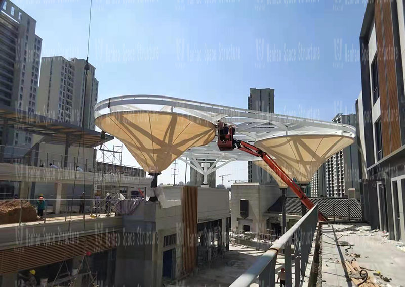 Membrane structure installation of Taizhou Dabanqiao ETFE air pillow canopy project