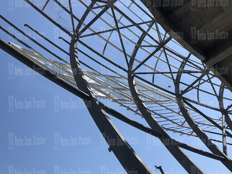 The steel membrane structure in the model area of the ETFE roof membrane structure project of Chongqing Longxing Football Stadium is completed