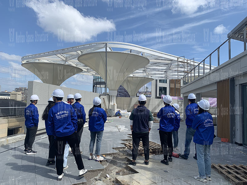 The employees of Marriott Space Structure went to Taizhou Dabanqiao ETFE Air Pillow Canopy Project, Wenzhou Tieding Yo Park ETFE Canopy and PTFE Landscape Umbrella Membrane Structure Project to learn and exchange