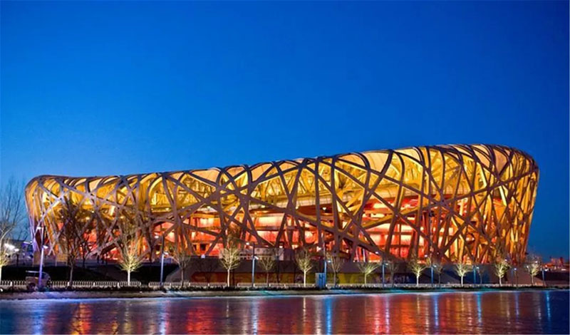 "Bird's nest" is rejuvenated -- the "bird's nest" reconstruction project of the national stadium has been officially completed