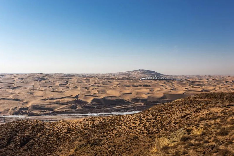 "Lotus" in the desert - Lotus Hotel in Xiangshawan