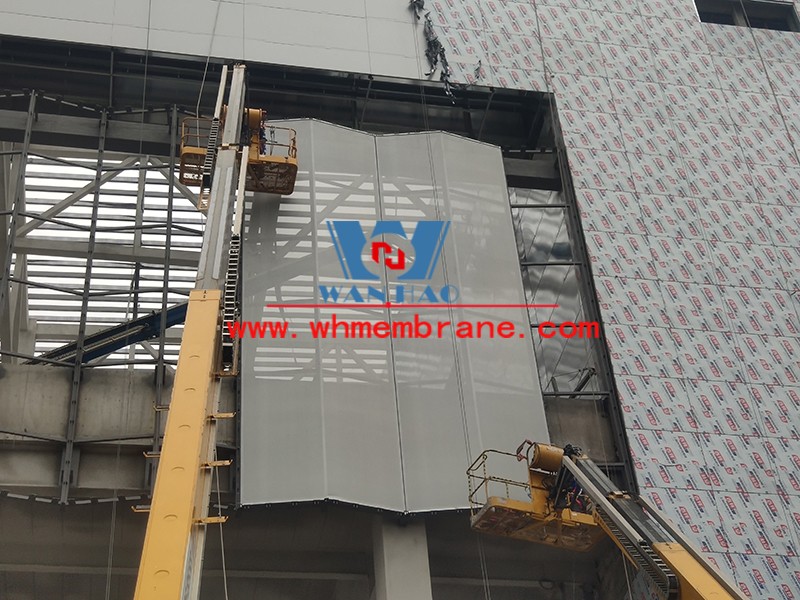 The curtain wall mesh membrane project of the exhibition hall in the C1 area of Shaoxing International Convention and Exhibition Center has entered the installation stage of the membrane structure