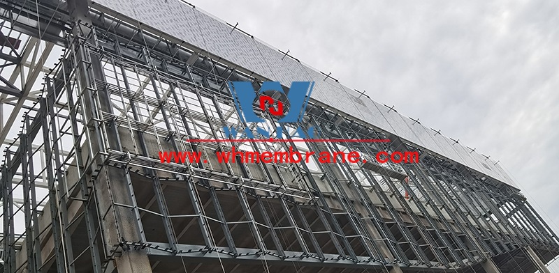 The curtain wall mesh membrane project of the exhibition hall in the C1 area of Shaoxing International Convention and Exhibition Center has entered the installation stage of the membrane structure