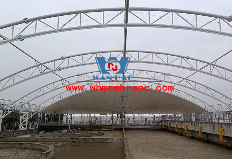 The steel structure in the southern area of the first-phase oxidation ditch seal upgrading and renovation project of Bozhou Sewage Treatment Plant has been completed