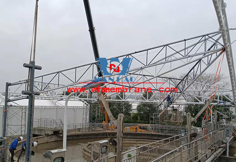 The steel structure in the southern area of the first-phase oxidation ditch seal upgrading and renovation project of Bozhou Sewage Treatment Plant has been completed