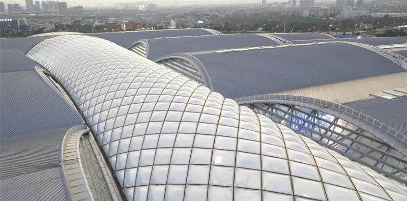 The roof of Guangzhou South Railway Station is actually soft