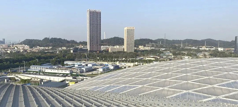 The roof of Guangzhou South Railway Station is actually soft