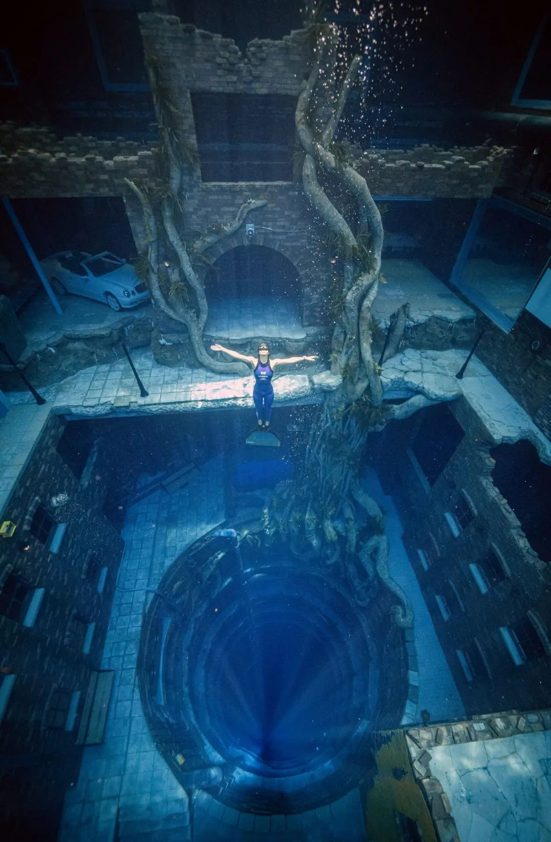 World's deepest pool, 60 meters underground