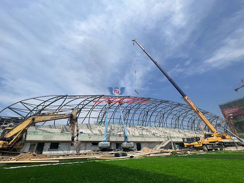 Longquan City Stadium steel film structure project steel structure is nearing the end