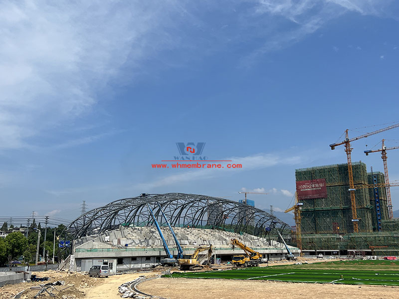 Longquan City Stadium steel film structure project steel structure is nearing the end