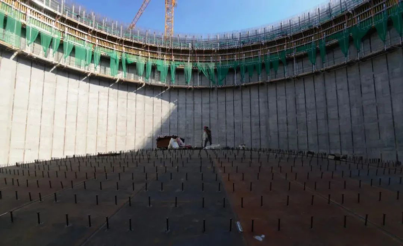 Inflatable "pot lid" 1,500 tons