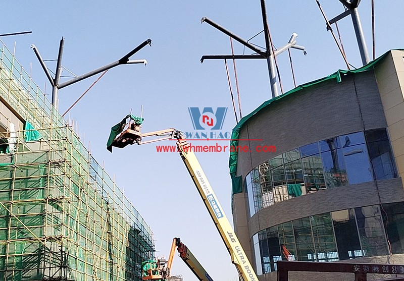 Construction progress of steel structure and ETFE air pillow membrane project of Tianjin Gate in Wenyi Tangtang, Hefei