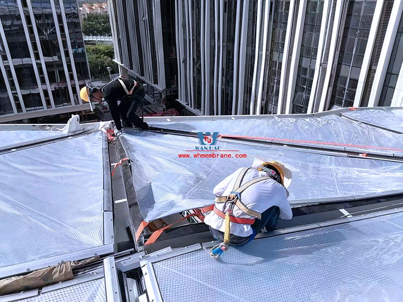 Even though the sun is hot, the footsteps never stop! There is the latest news on the construction progress of the ETFE air pillow membrane project in Hainan