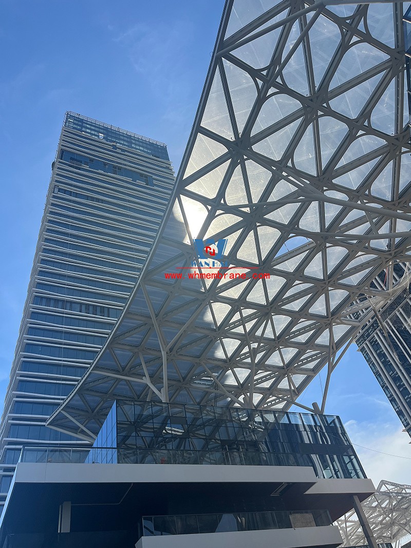 Even though the sun is hot, the footsteps never stop! There is the latest news on the construction progress of the ETFE air pillow membrane project in Hainan