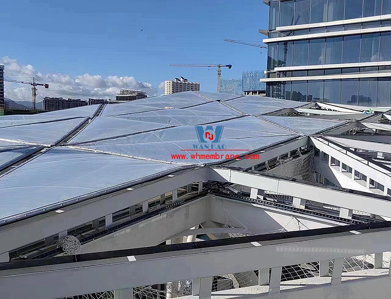 Even though the sun is hot, the footsteps never stop! There is the latest news on the construction progress of the ETFE air pillow membrane project in Hainan