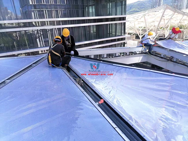 Even though the sun is hot, the footsteps never stop! There is the latest news on the construction progress of the ETFE air pillow membrane project in Hainan