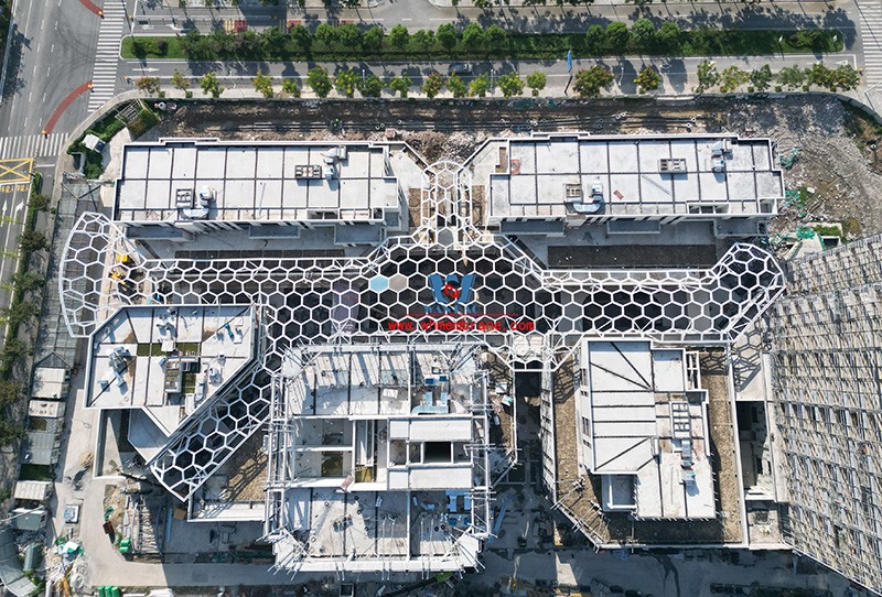 Mechanical aesthetic expression of steel structure in architectural art