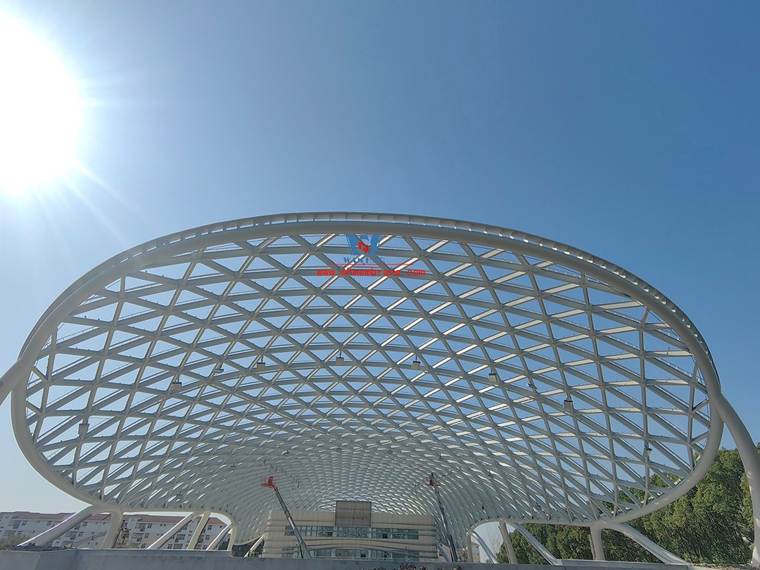 The rhythmic beauty of steel structure hyperbolic reticulated shell