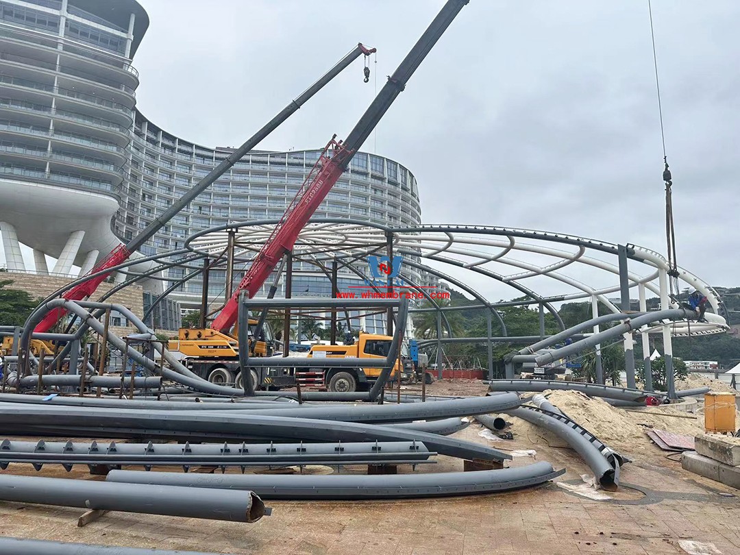 Space steel structure and PTFE membrane structure combined into a bright 