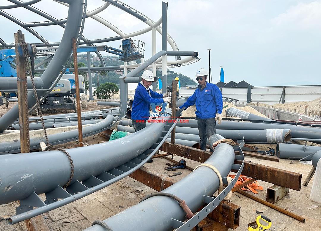 Space steel structure and PTFE membrane structure combined into a bright 