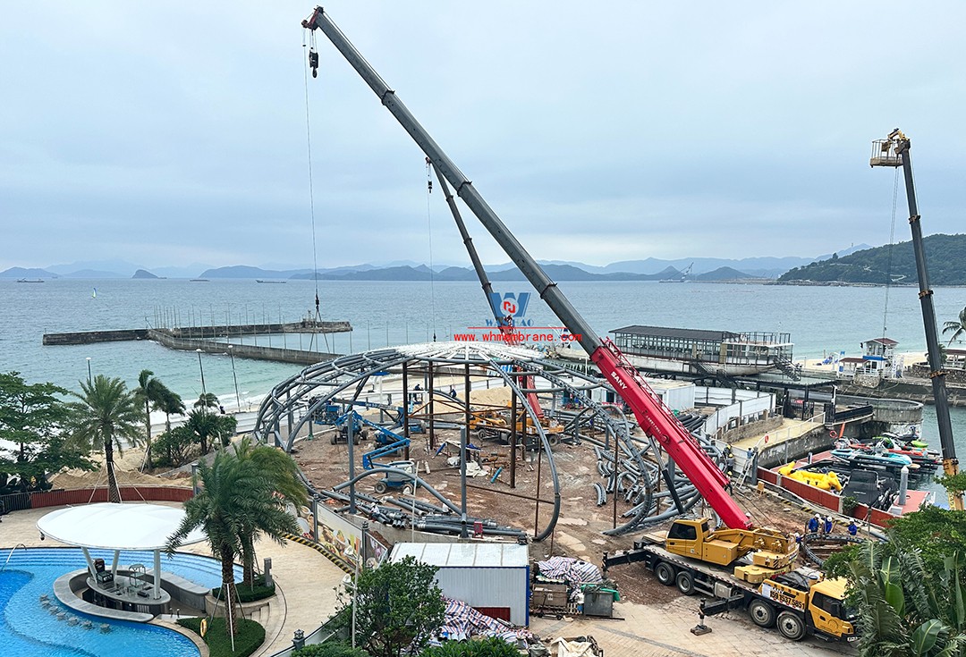 Space steel structure and PTFE membrane structure combined into a bright 