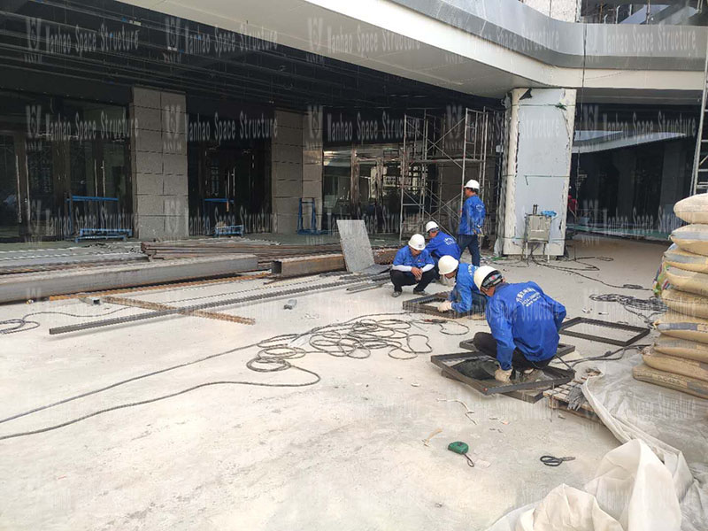 The steel structure of Xintai Excellence·Fortune Plaza Membrane Structure Project began to be installed