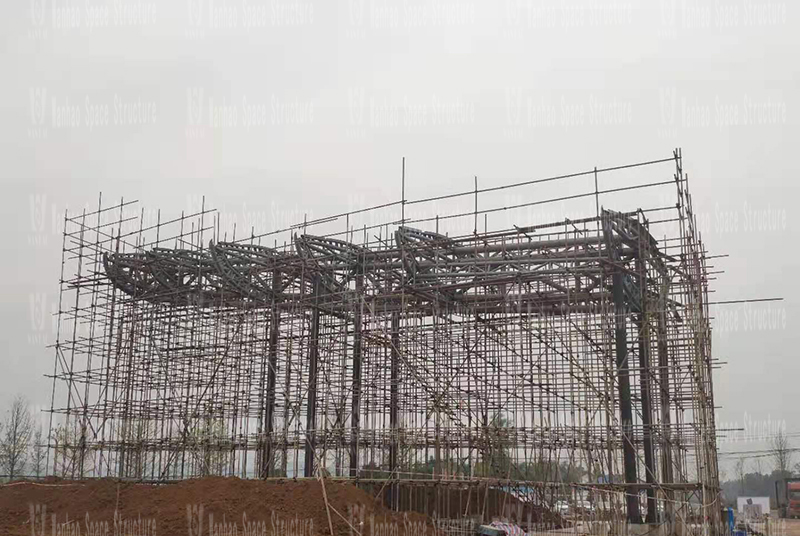 Hoisting of the landscape membrane structure project of Sichuan Nanjiao Photographic Institute