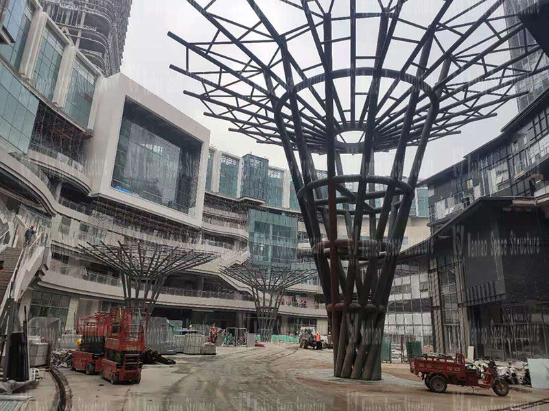 The Umbrella-shaped ETFE Membrane Structure Project of the 7# Block of Southeast Zhihui City has entered the secondary steel structure construction stage