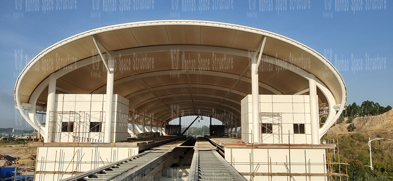 The steel-membrane structure of the Lianhu Station of Qingyuan Maglev Project is coming to an end