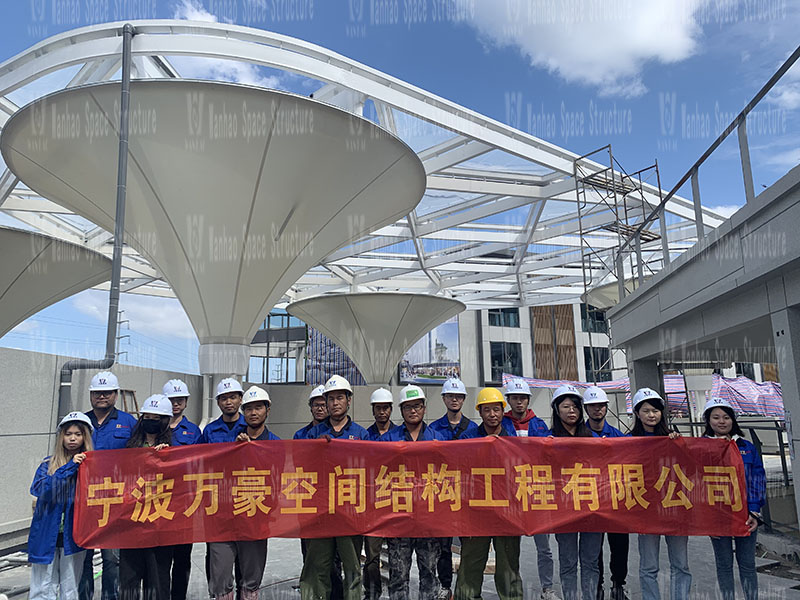 The employees of Marriott Space Structure went to Taizhou Dabanqiao ETFE Air Pillow Canopy Project, Wenzhou Tieding Yo Park ETFE Canopy and PTFE Landscape Umbre