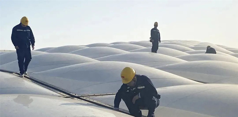 The roof of Guangzhou South Railway Station is actually soft