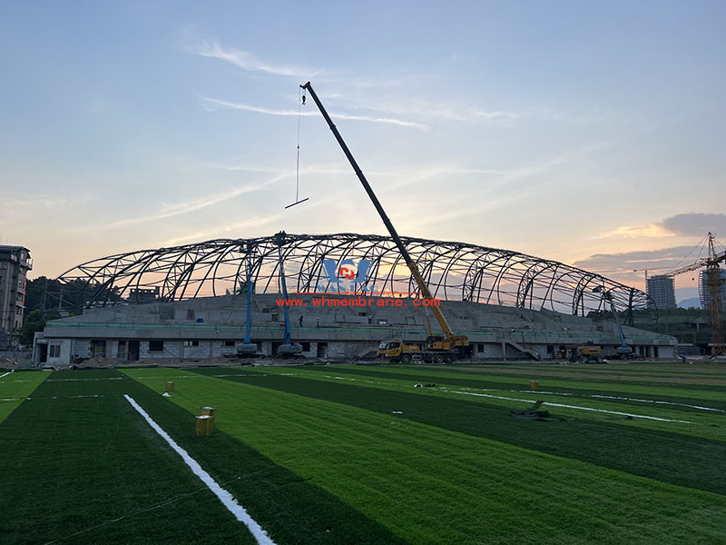 Longquan City Stadium steel film structure project steel structure is nearing the end