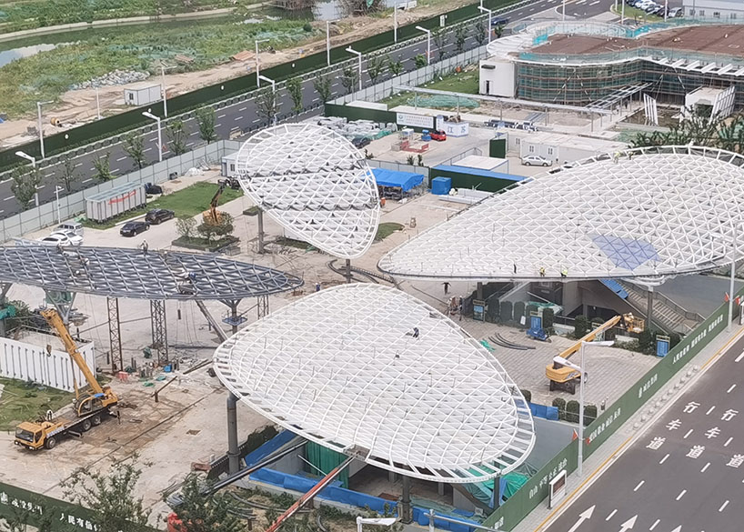 Steel structure of butterfly shaped space in front square of Zhangjiagang Station of Shanghai-Nantong Railway