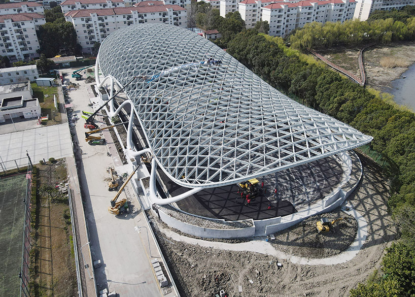 Shanghai University of Engineering Science Songjiang campus wind and rain playground steel structure project