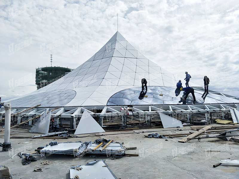 The Steel Membrane Structure Project of the Qinghai Chaka Salt Lake Sky Distribution Center is Completed