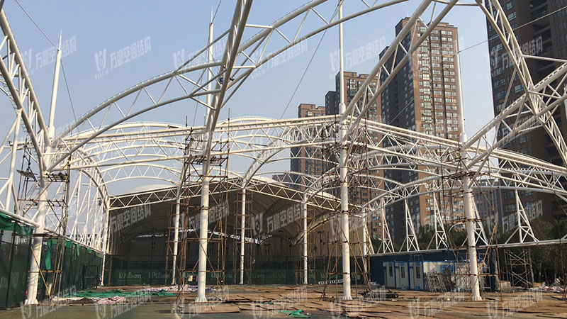 The steel structure of Ningbo Tennis Center Sunshade Project has been completed